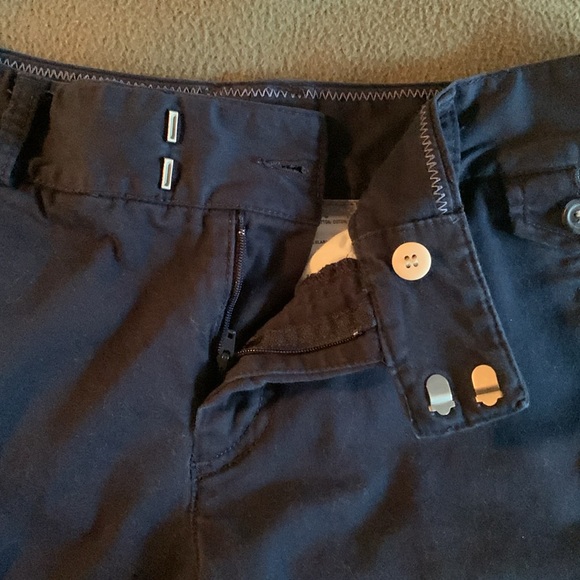 Dockers navy shorts. 9 inch inseam. Size 8 - Picture 5 of 11